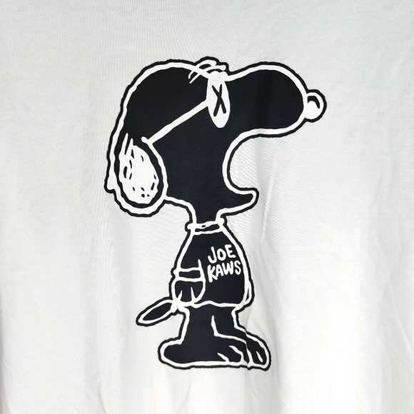 Kaws x Peanuts x Uniqlo White T-Shirt Size Small - Picture 3 of 6